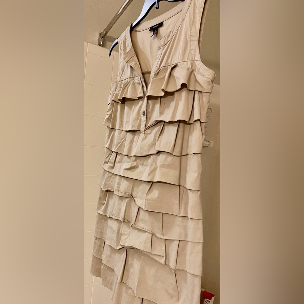 Light Tan sleeveless Dress by Alfani.  Cotton & Nylon, Size 8.  Three buttons.EC